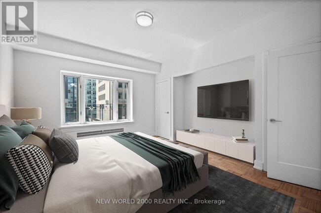 Photo du bâtiment - 110 St Clair Ave W