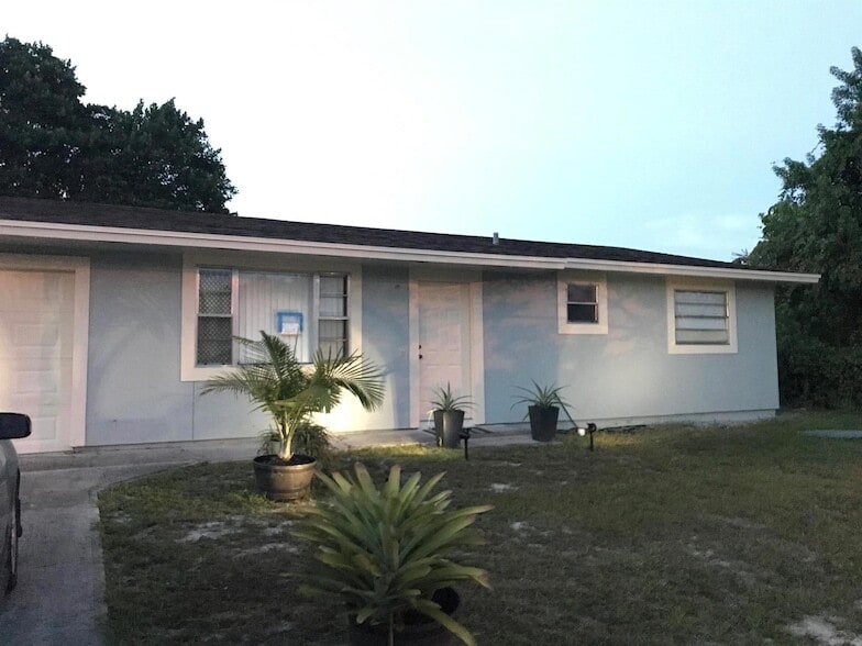 Foto principal - 343 SE Oakridge Dr