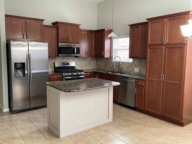 Building Photo - 506 Glenwood Ridge Dr
