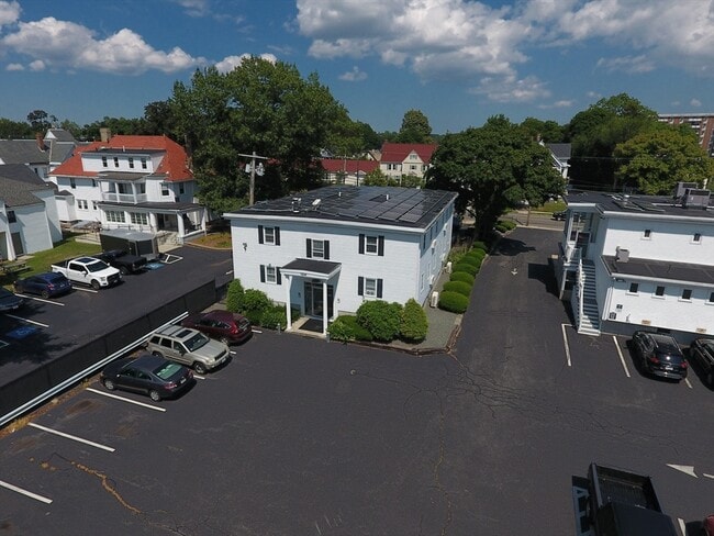 Foto del edificio - 1329 Main St