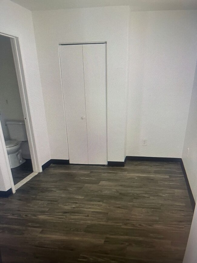 Building Photo - 600A LLC