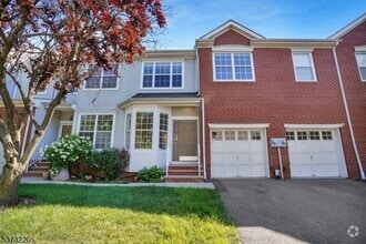Building Photo - 168 Gladstone Dr