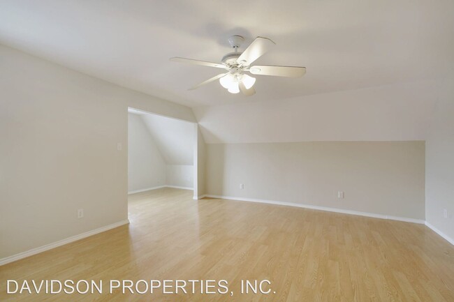 Building Photo - 2 br, 1 bath House - 240 Princeton Ave Unit D