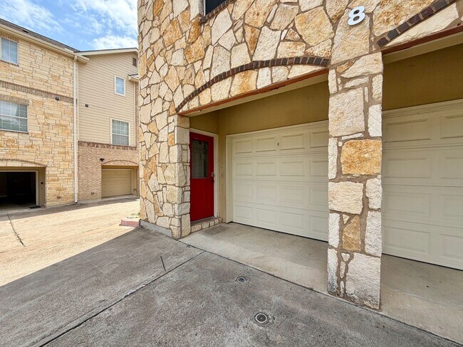 Foto del edificio - 1402 Parker Ln