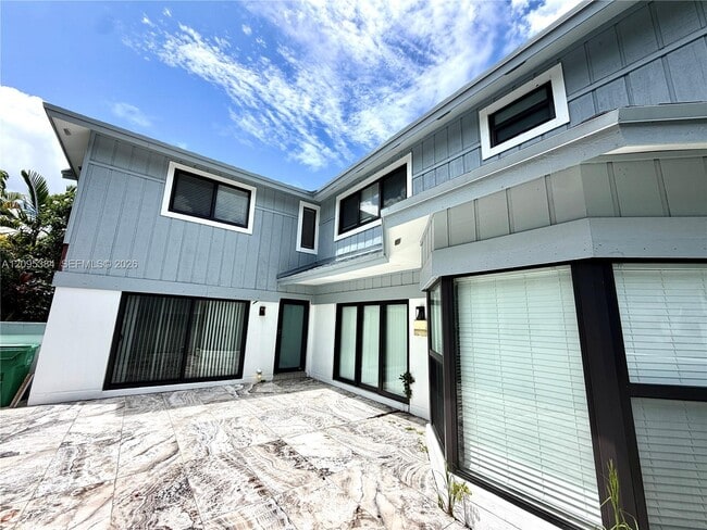 Foto del edificio - 9900 NW 52nd Ter