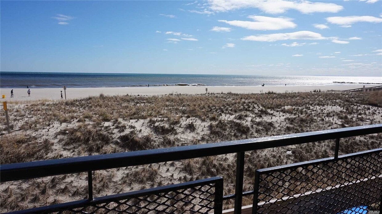 Primary Photo - 985 Oceanfront