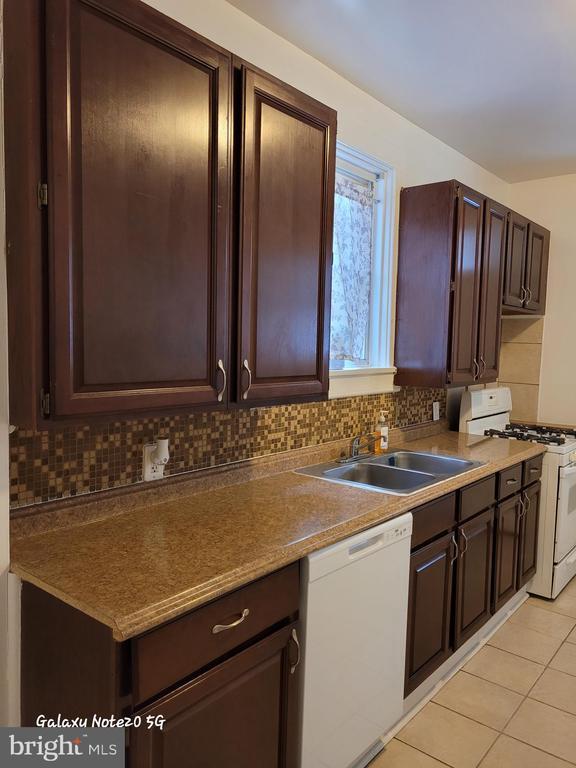 Foto principal - 5632 Belair Rd