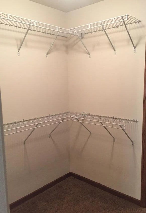 Primary Photo - Beautiful bilevel twinhome in Eaglewood! N...