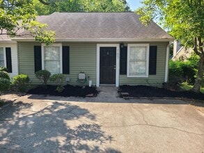 Building Photo - 107 Raintree Ct