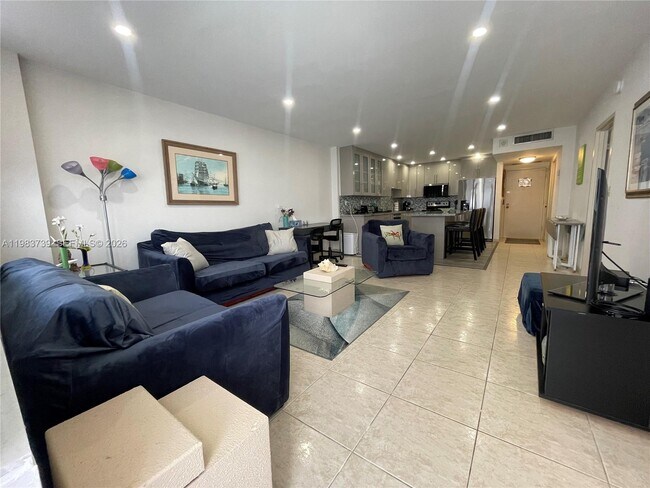 Foto del edificio - 3725 S Ocean Dr