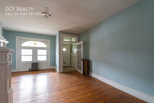 Building Photo - Four Bedroom in West Philly
