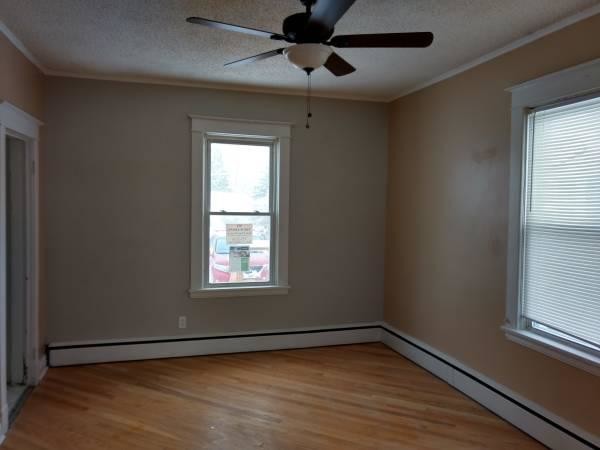 Building Photo - 25 Sacandaga Rd