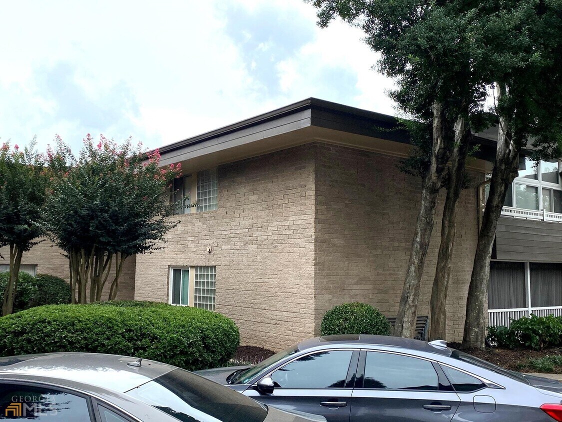 Foto principal - 346 Carpenter Dr NE