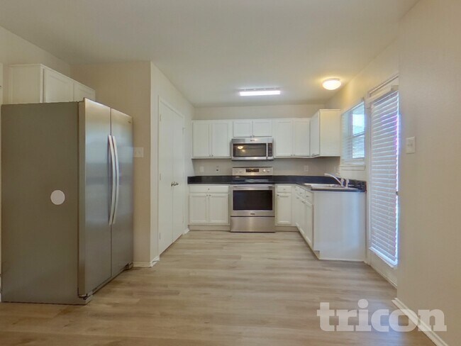 Foto del edificio - 1625 Emily Ln