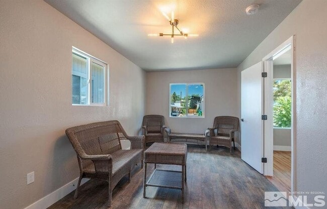 Building Photo - 210 Cheney St