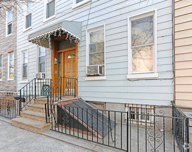 Building Photo - 6709 Forest Ave
