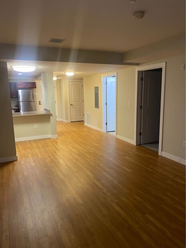 Foto del edificio - 30 Pond St