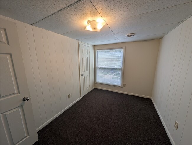 Building Photo - 1023 Cascade St