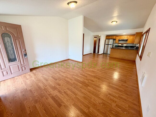 Foto del edificio - Awesome Mid-Century Classic 3-Bedroom House in NE Portland - $100 OFF FIRST MONTH