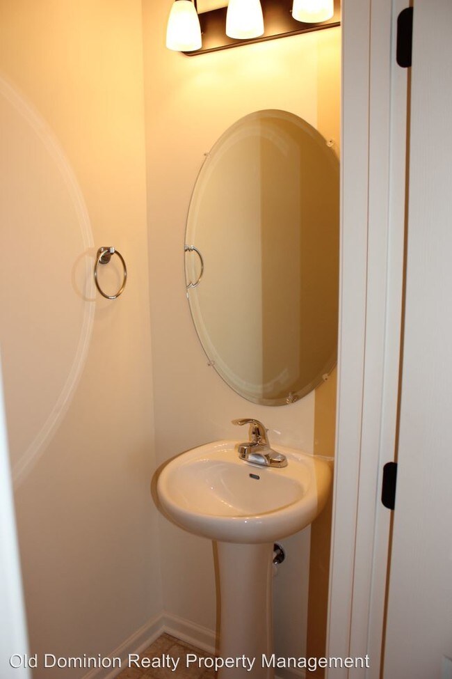 Foto del edificio - 3 br, 2.5 bath House - 1016 Cherrybrook Drive