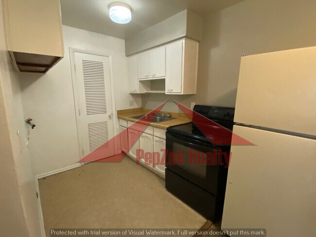 Kitchen - 253 S Harbine Ave