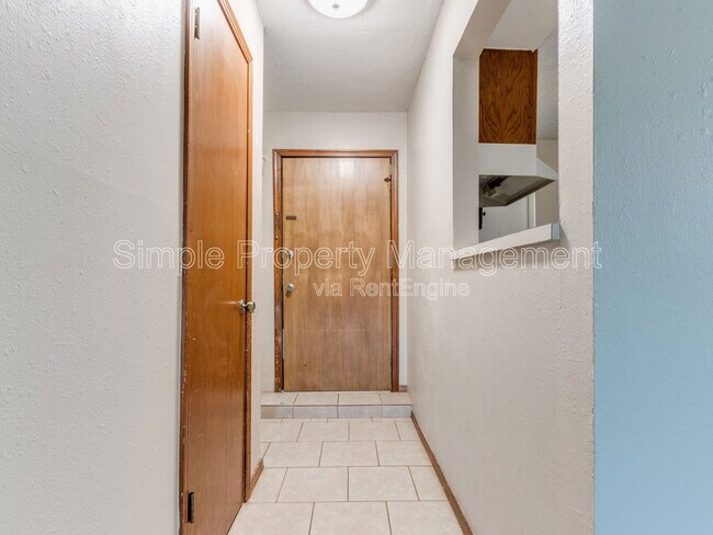 Foto del edificio - 10104 Shadowridge Dr