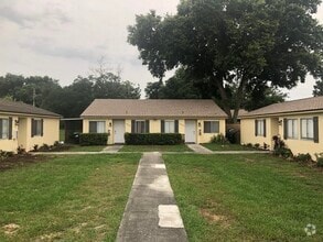 Building Photo - 7426 Villas Oak Ct