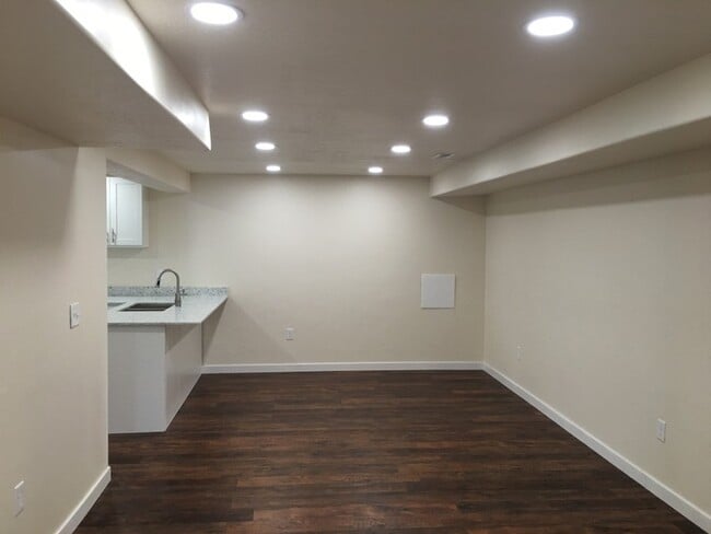 Building Photo - 287 W 500 N