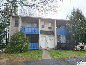 Building Photo - 1315 S 10th St