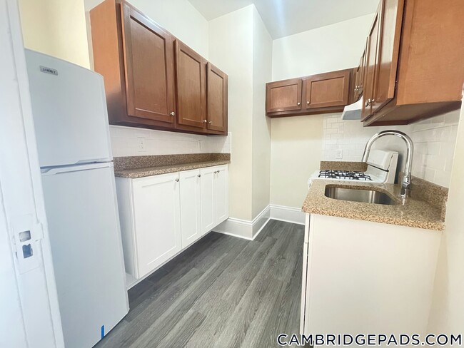 Building Photo - 2 Ware St