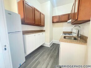 Building Photo - 2 Ware St