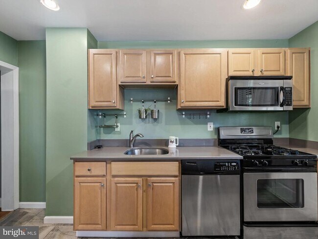 Foto del edificio - 1613 Glen Keith Blvd