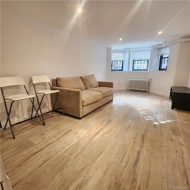 Foto del edificio - 691 St Johns Pl