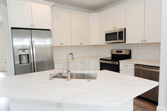 Foto del edificio - ANNUAL RENTAL - 3 Bedroom, 2 Bath Villa Ho...