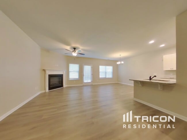 Foto del edificio - 55 Oakridge Dr