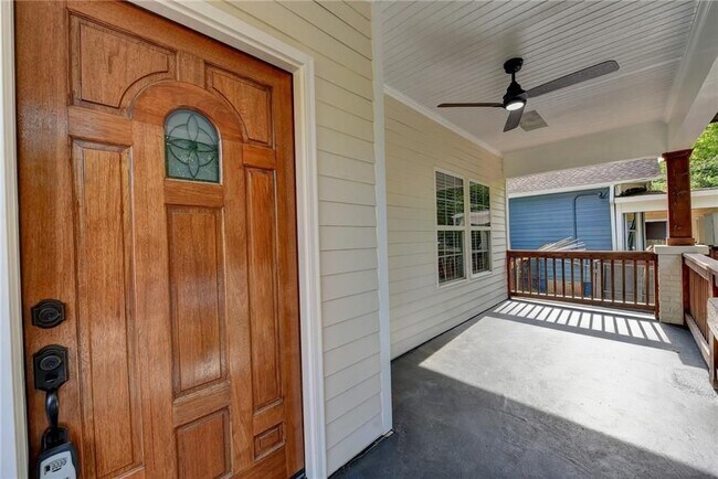 Foto del edificio - 663 Bryan St SE