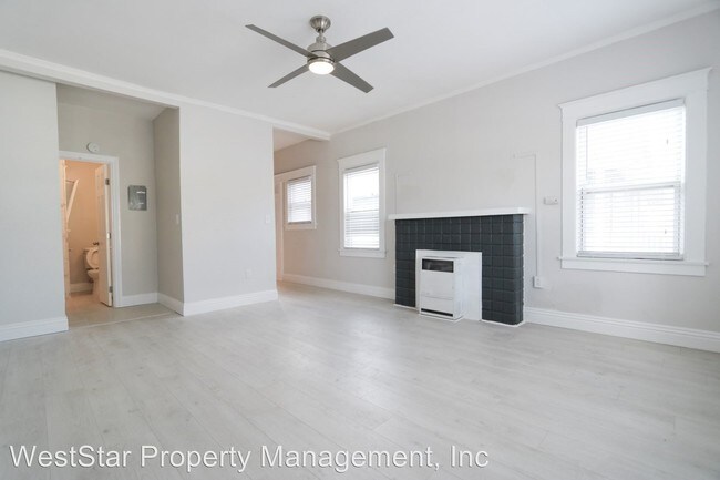 Foto del edificio - 328 W 8th St