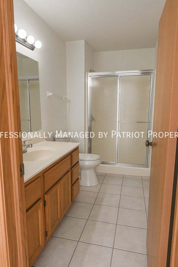 Building Photo - 2285 S Thompson Dr