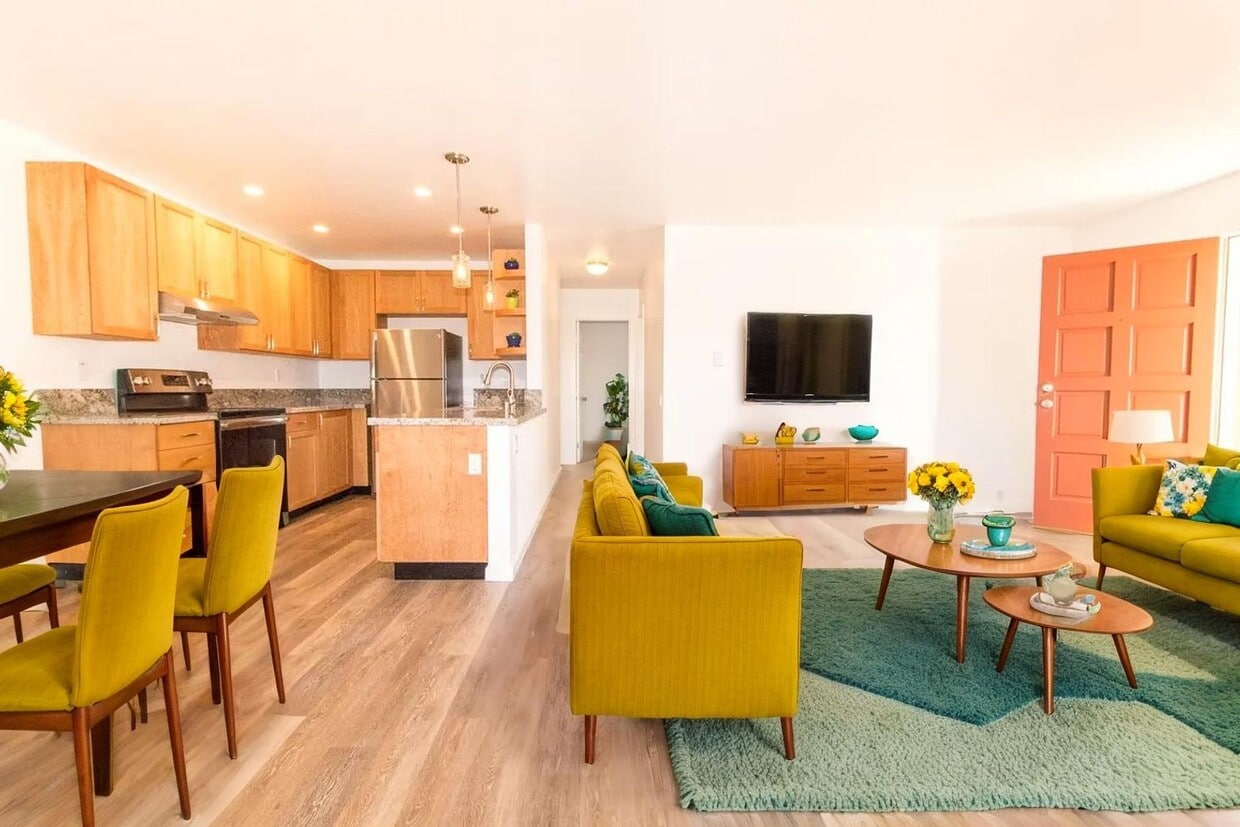Primary Photo - Elegantly Upgraded 2 Bed/1 Bath Condo in U...