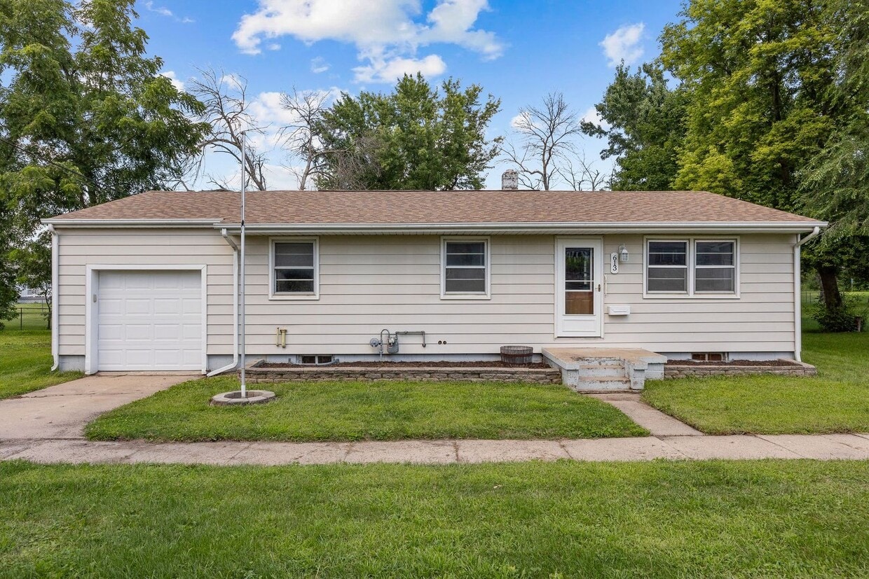 Primary Photo - Single Family Home On Convenient, Quiet St...