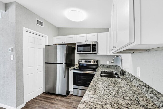 Foto del edificio - 11678 104th St