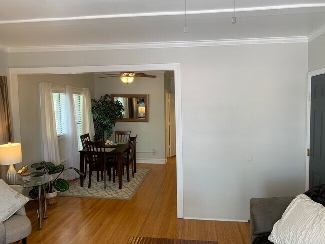 Building Photo - 1108 S Detroit Ave 3B