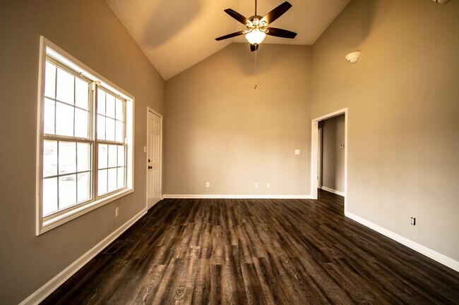 Foto del edificio - 3 Bedroom Pet Friendly Home For Rent In St...