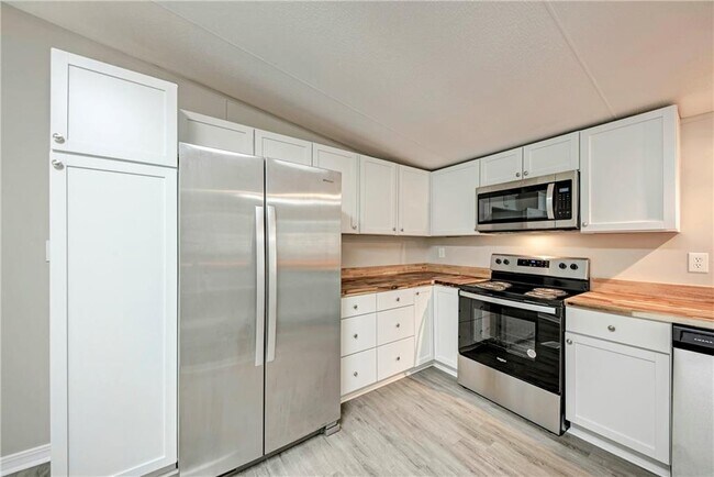 Foto del edificio - 808 Peregrine Way