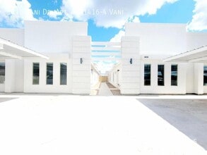 Building Photo - 1416 Vani Dr