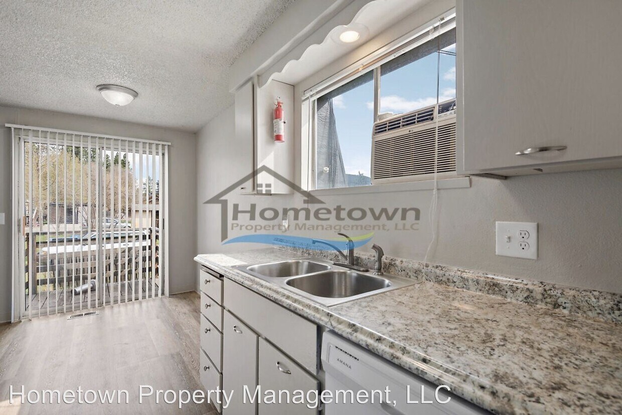 Primary Photo - 4 br, 2 bath House - 2422 N 8th St