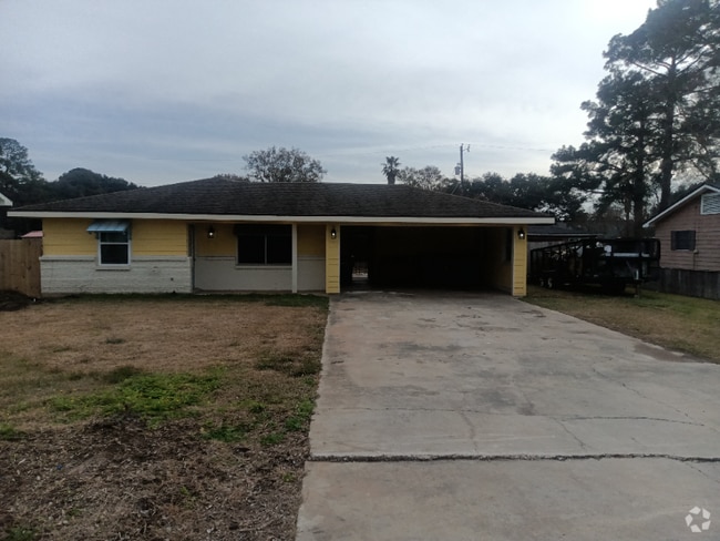 Building Photo - 112 Walter Dr