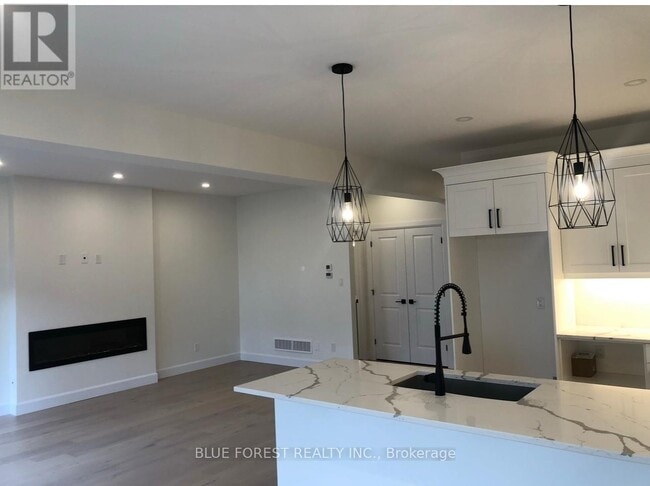 Building Photo - 3 Armstrong St