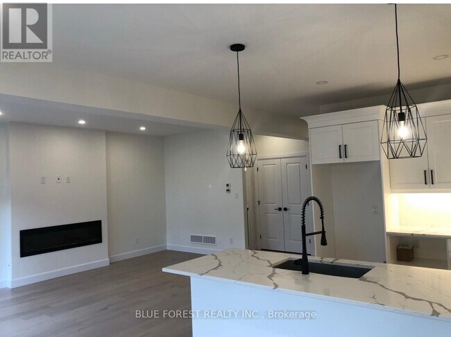 Photo du bâtiment - 3 Armstrong St