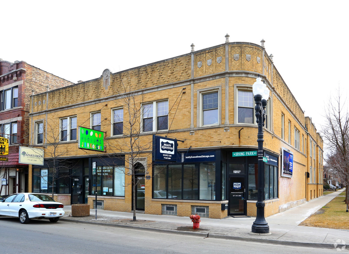 Foto principal - 2121-2125 W Irving Park Rd